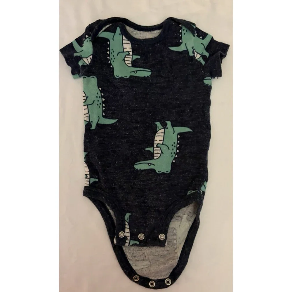 Carter's Baby Boy Mixed Clothing Bundle, 5 One Piece 2 Footed PJ’s Size 6 Months